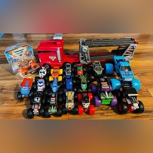 Monster jam & hotwheels monster trucks